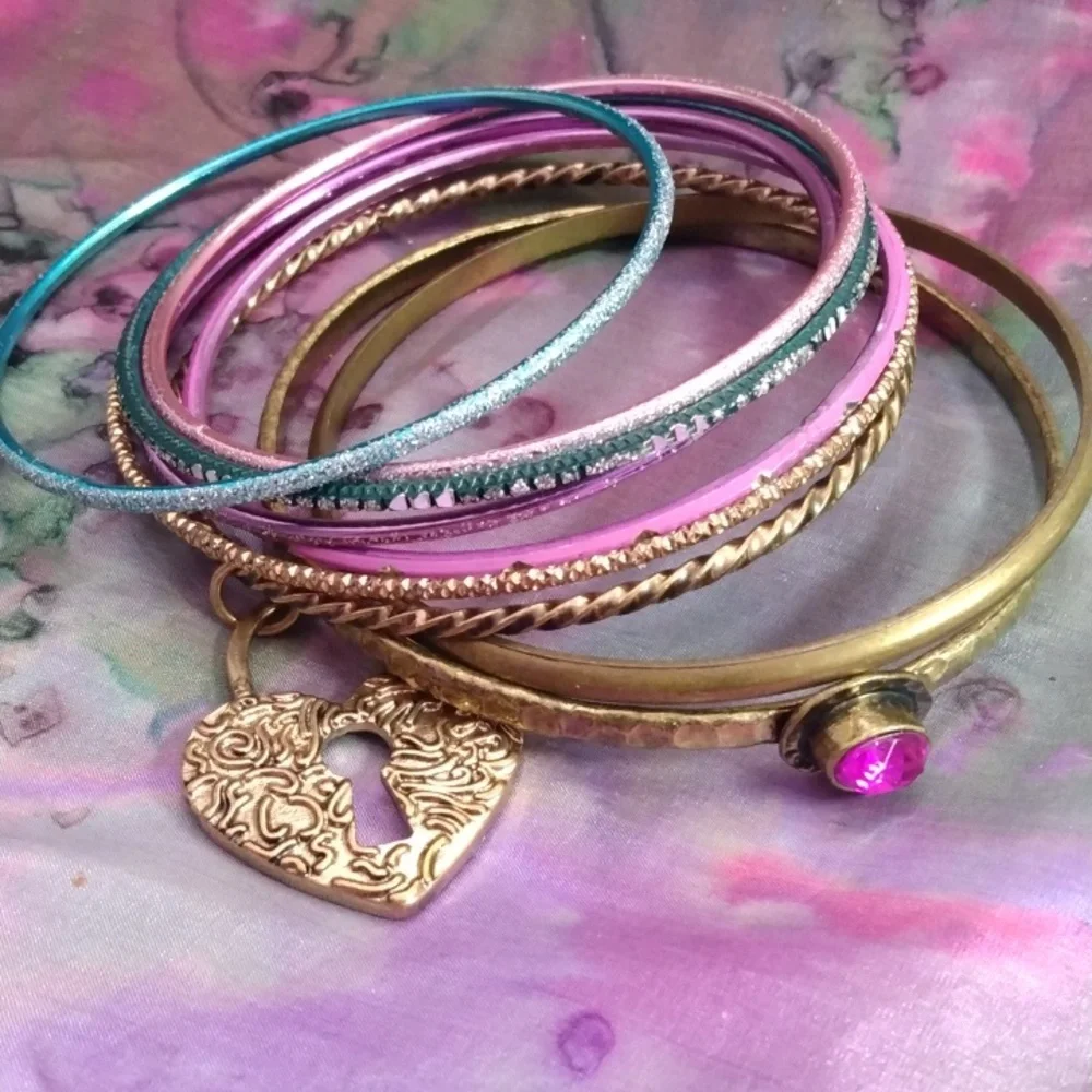 Lot of nine bangle bracelets